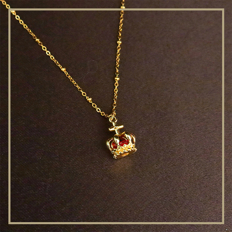 Collar clásico vintage con colgante de corona para mujer