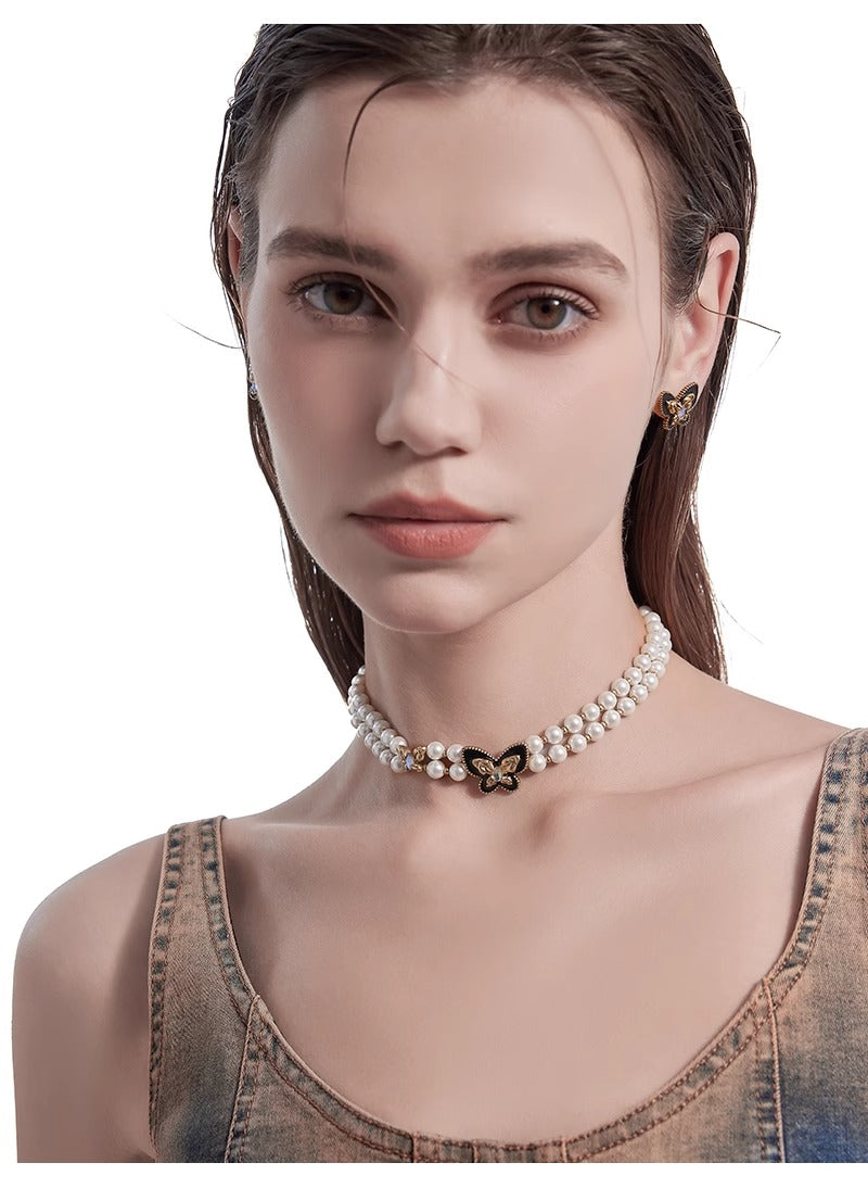 Retro pearl butterfly necklace