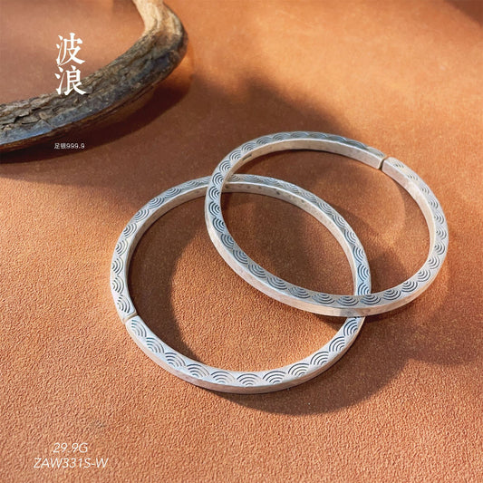 Polished sanded old pattern hammered edge sterling silver bracelet