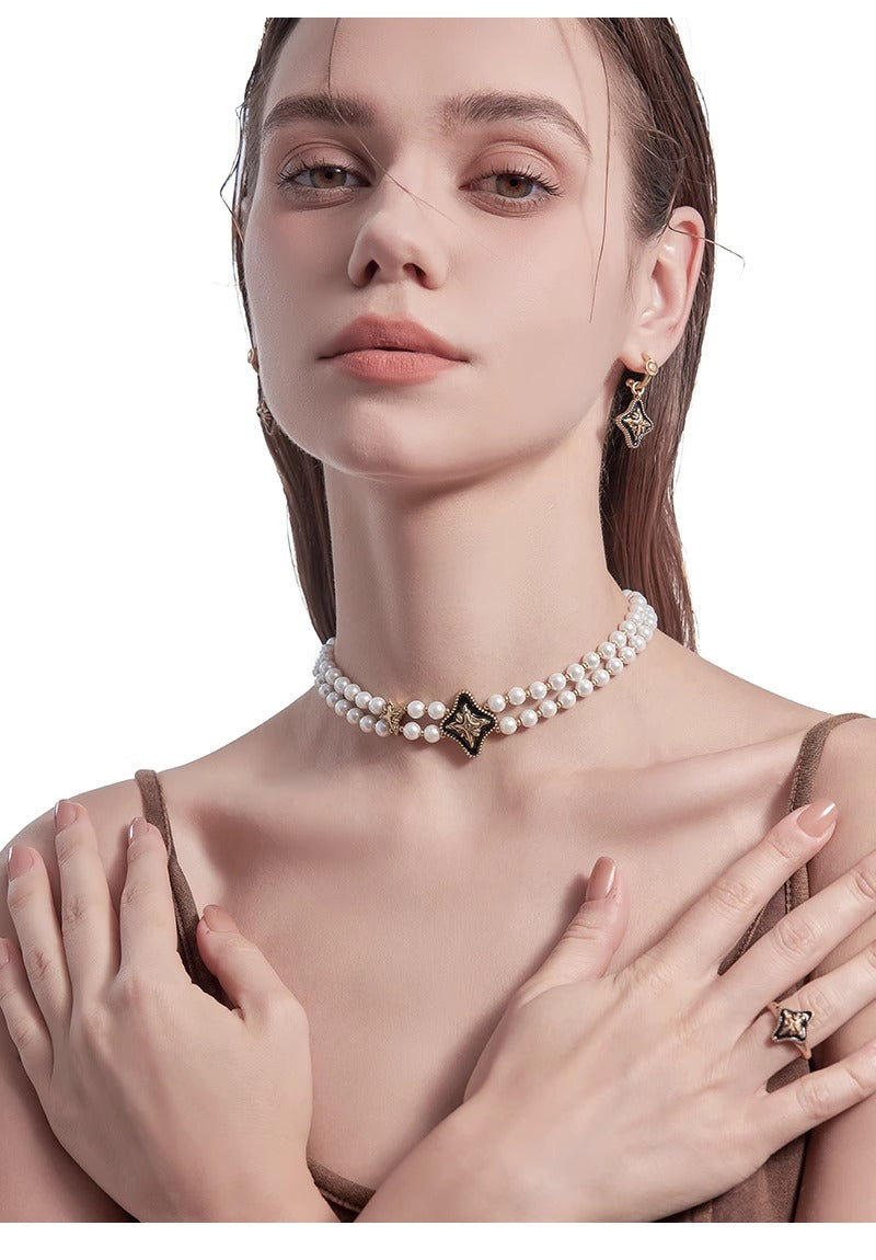 Retro pearl butterfly necklace