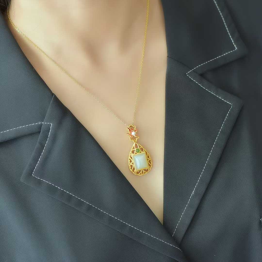 925 Silver Inlaid Nephrite Daffodil Filigree Pendant