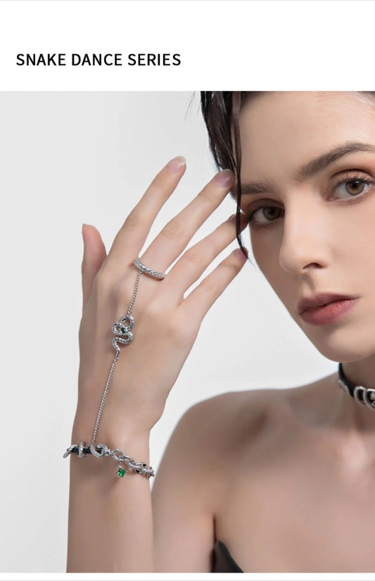 One-piece snake-shaped bracelet