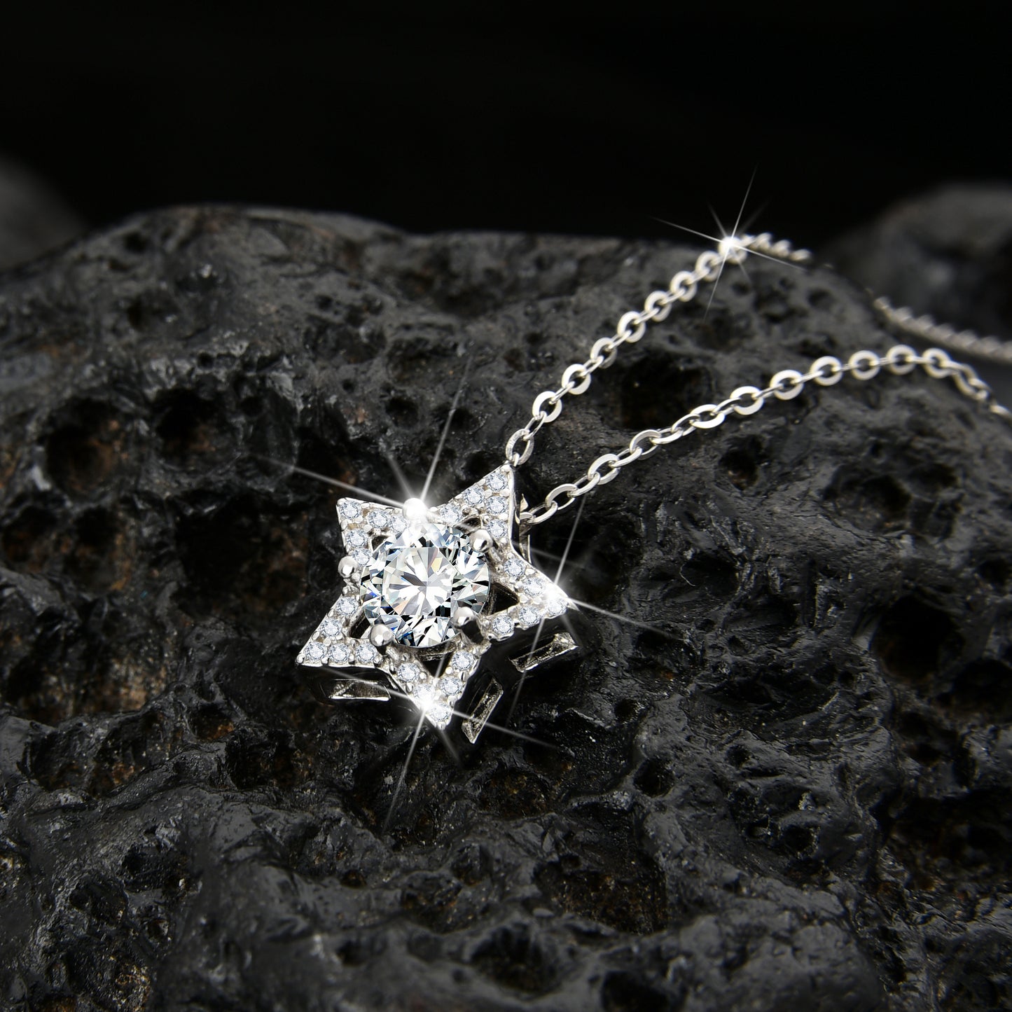 Collar con colgante pentagonal "Explorando el Universo"