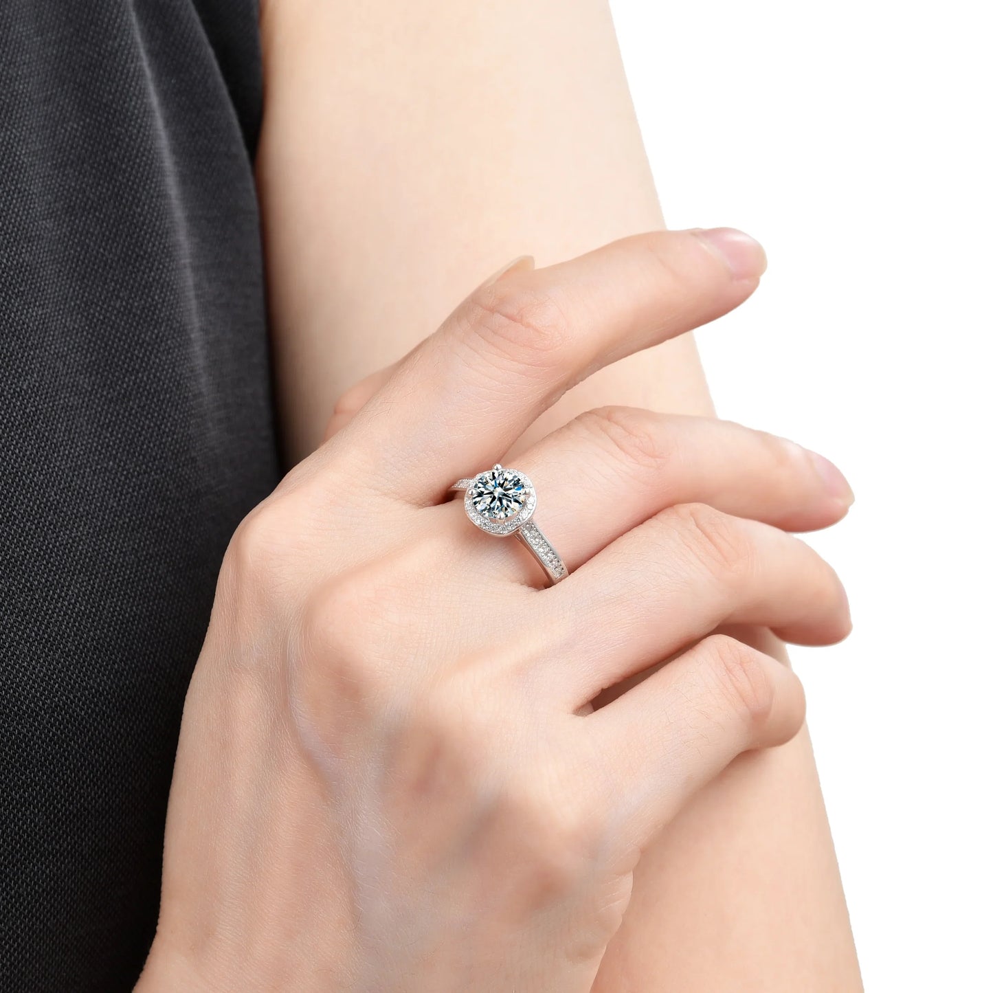 Half Wall Sparkling Cubic Zirconia Round Bezel Ring - jewelryweilin