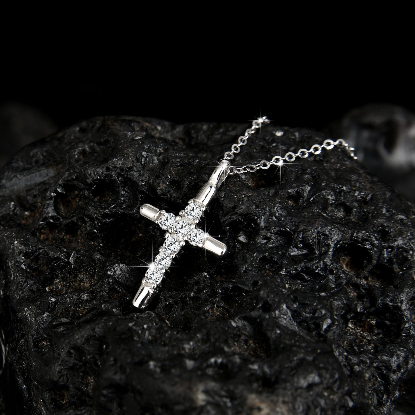 Collar colgante con cruz de fe noble y lujoso