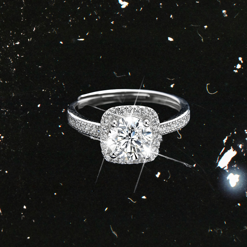 Anillo de circonita cuadrada de princesa noble