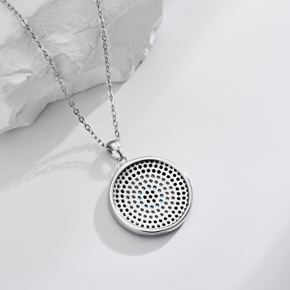 Collar de ojo de diablo moderno y único