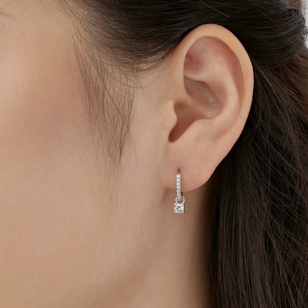 Pendientes redondos de circonita con personalidad de moda