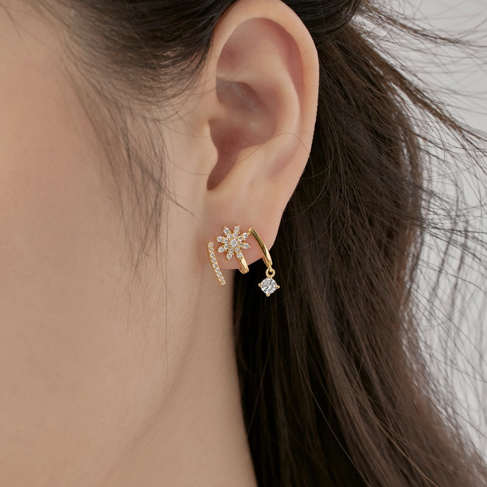 Pendientes de estrella de ocho puntas con circonitas, modernos y personalizados.