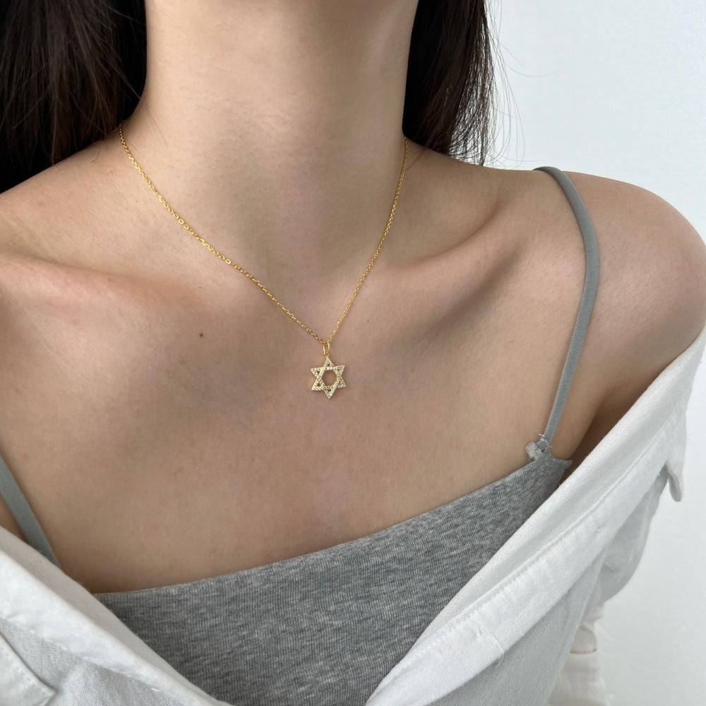 Collar con colgante de estrella de seis puntas con circonitas, personalidad elegante y exquisita.