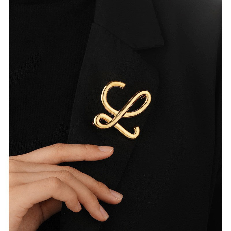 Exquisite temperament letter ladies brooch niche pin accessories