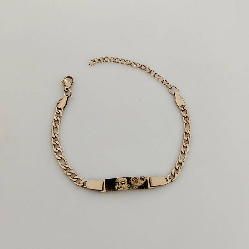 Brazalete con cadena de mano con imagen y texto grabado personalizado