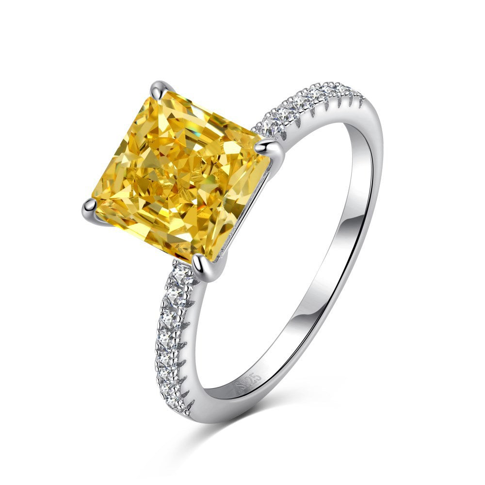 Anillo de circonita con corte de flor de hielo clásico y moderno