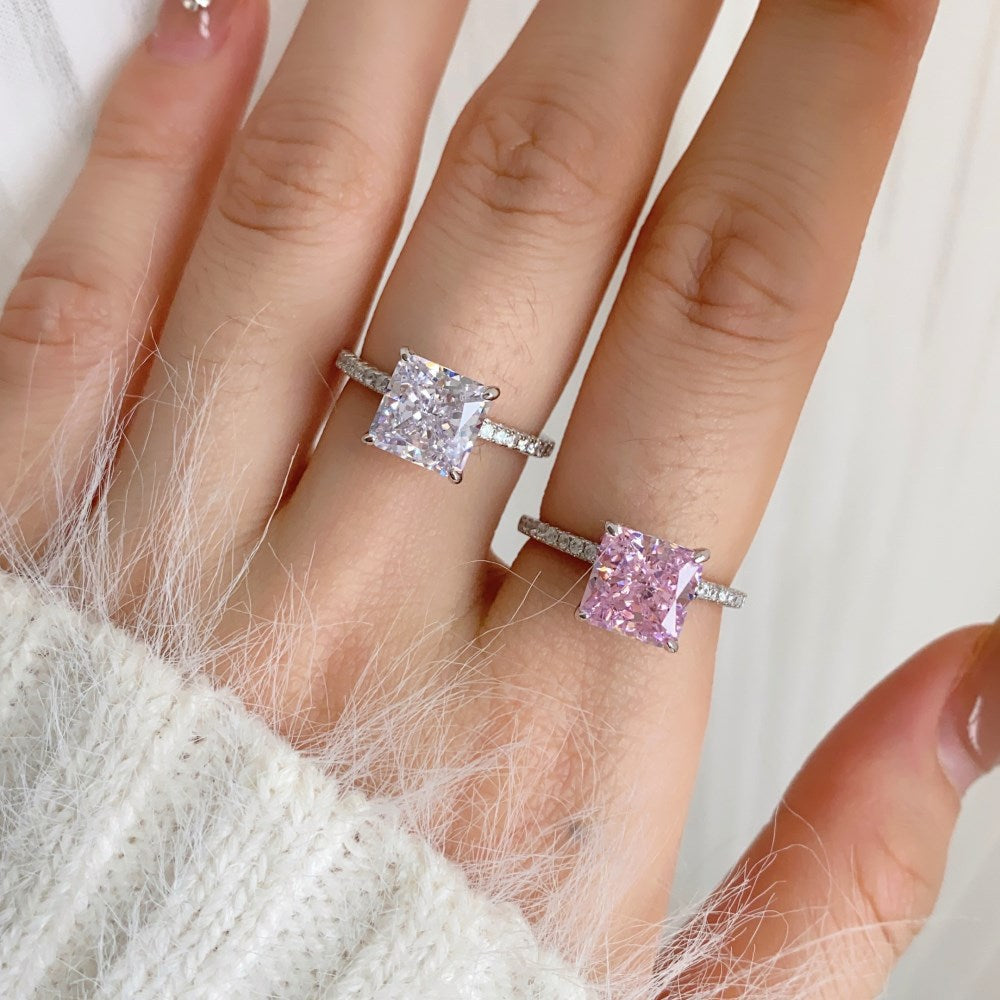 Anillo de circonita con corte de flor de hielo clásico y moderno