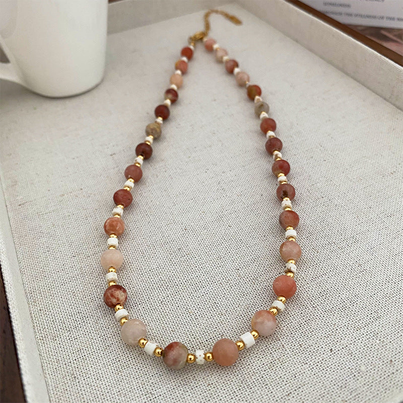 Collar con candado apilado de colores con cuentas de piedra natural de planeta en degradado novedoso