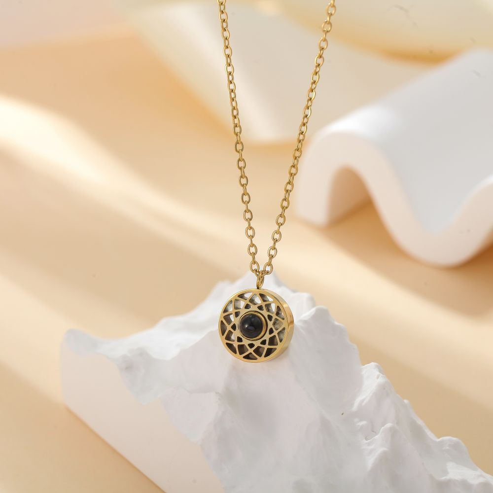 Projection photo couple necklace