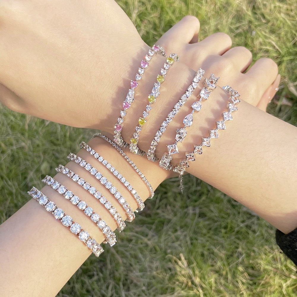 Pulsera elegante de alta gama con circonitas y diamantes en plata de ley.