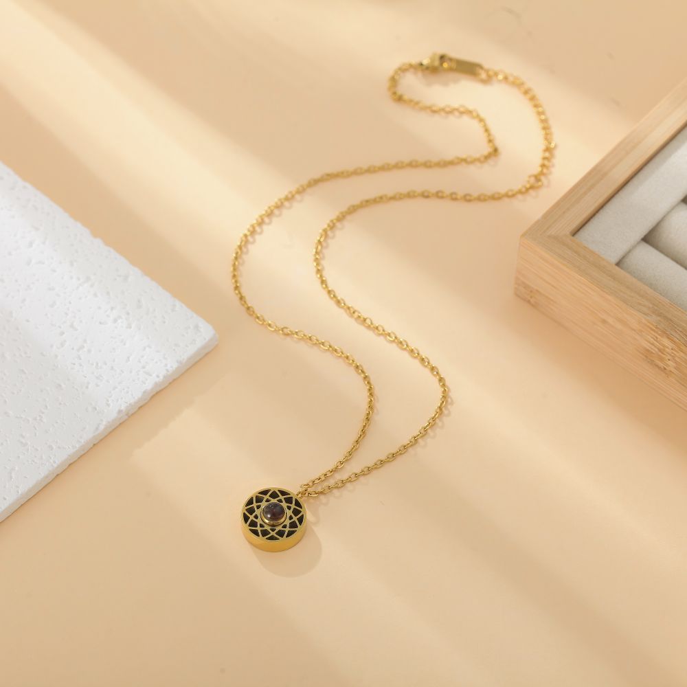 Projection photo couple necklace