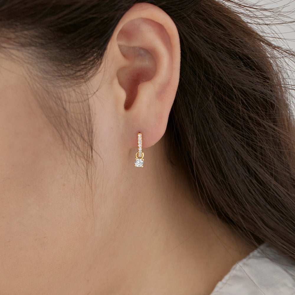 Pendientes redondos de circonita con personalidad de moda