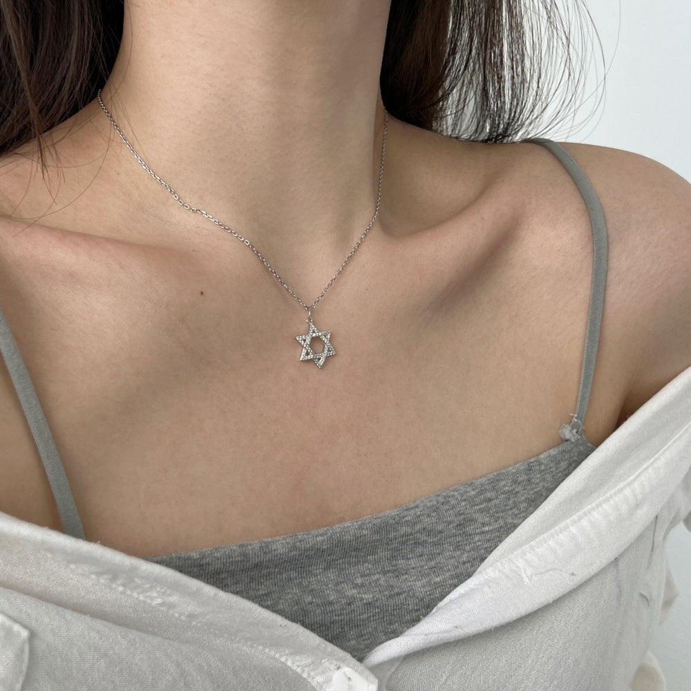 Collar con colgante de estrella de seis puntas con circonitas, personalidad elegante y exquisita.