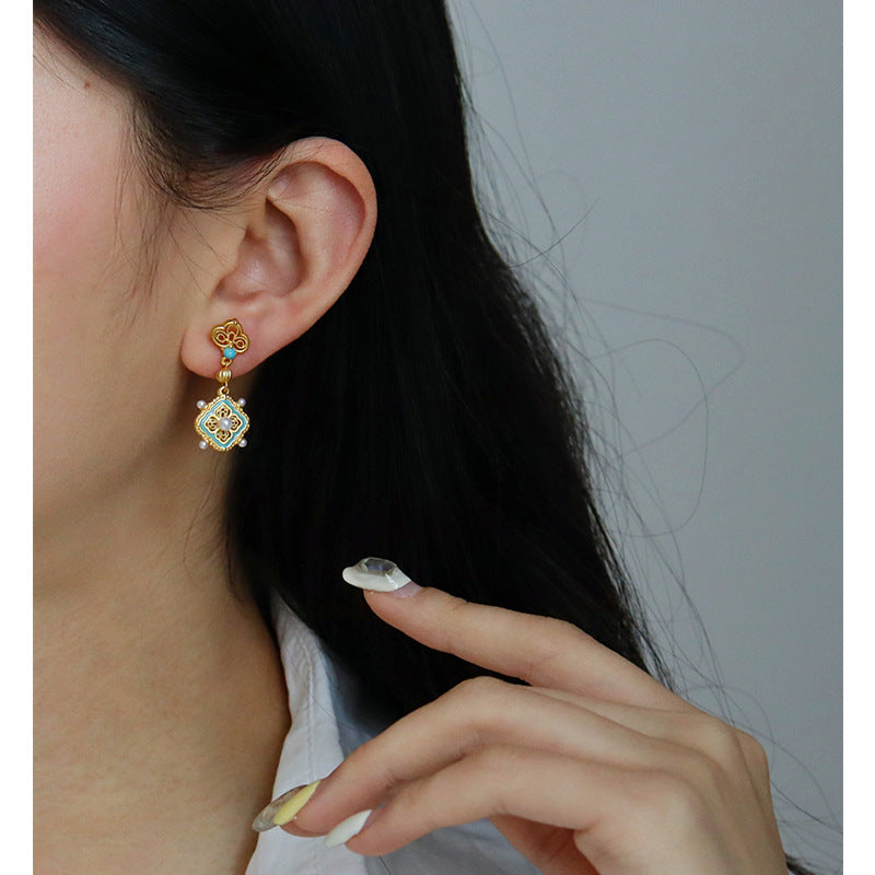 Pendientes de perlas de trébol de cuatro hojas de estilo antiguo chino de alta gama