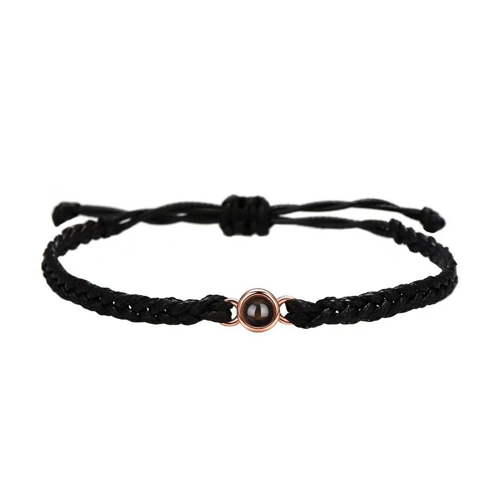 Pulsera tejida a mano con proyección de fotos