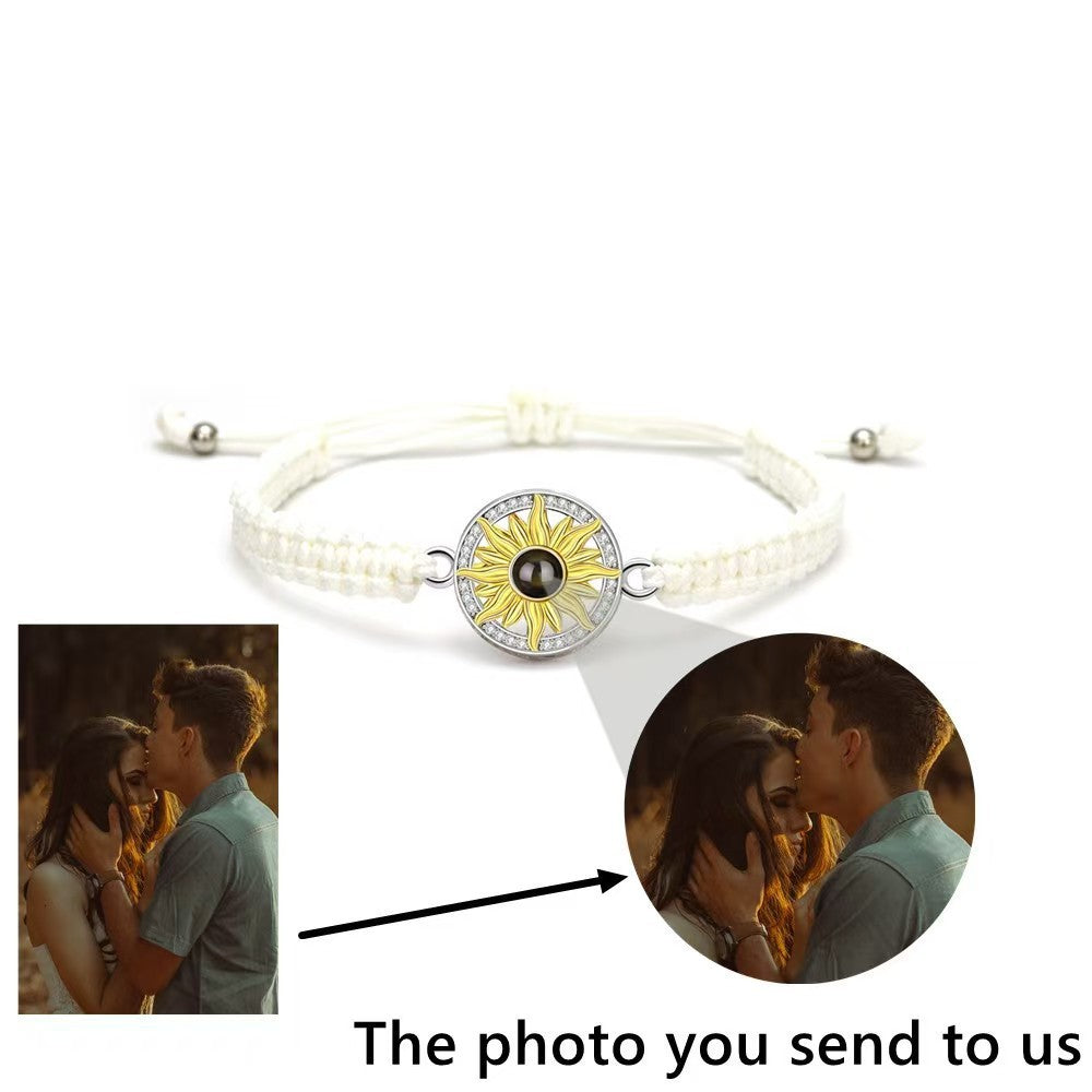 Pulsera tejida con proyección de fotos de girasoles