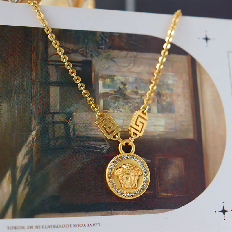 Exquisite vintage zircon necklace for women