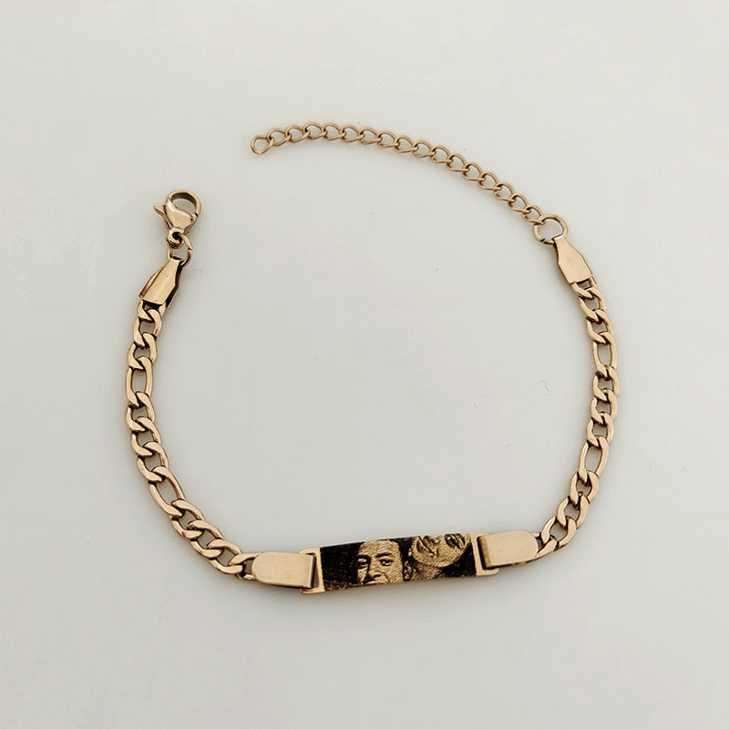 Brazalete con cadena de mano con imagen y texto grabado personalizado