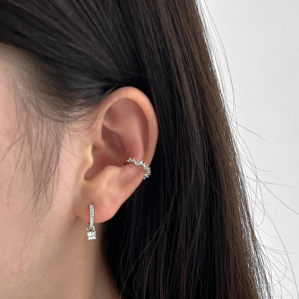 Clips para orejas de circonitas brillantes, modernos y personalizados.