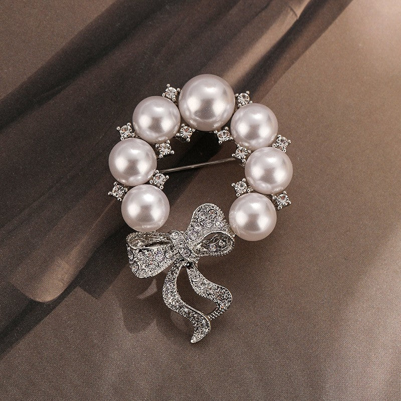 Broche de mariposa con perla de circonita de alta calidad, accesorio de ropa de nicho simple para mujer