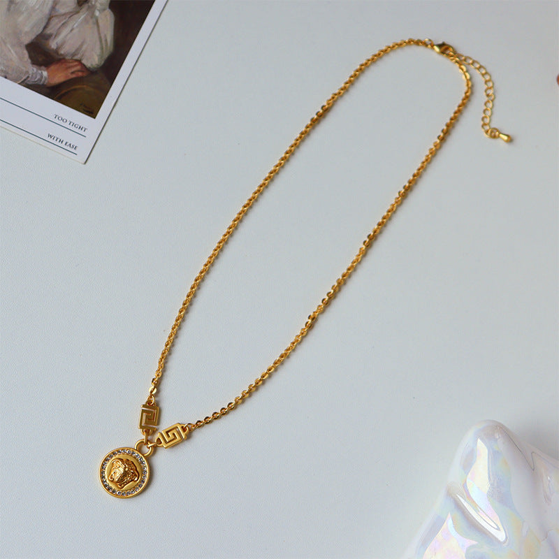 Exquisite vintage zircon necklace for women