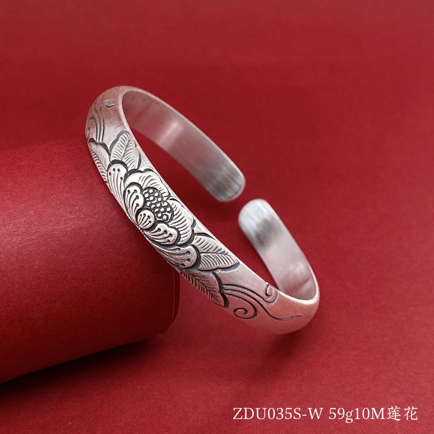 Pulsera de plata de ley con loto de estilo étnico