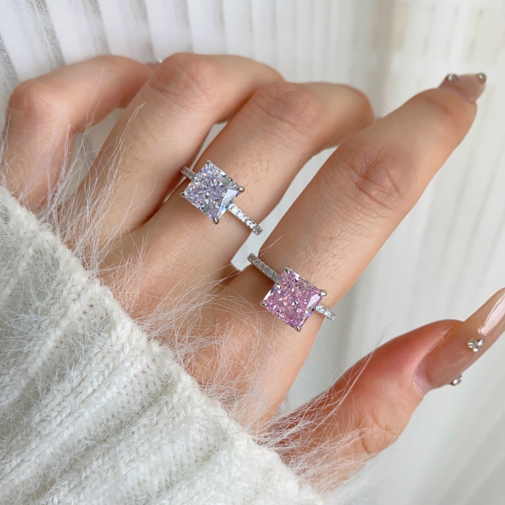 Anillo de circonita con corte de flor de hielo clásico y moderno