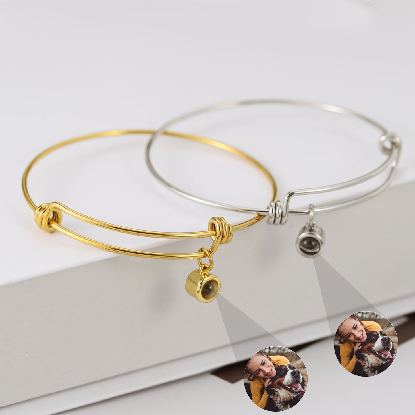 Pulsera elástica con proyección de fotos