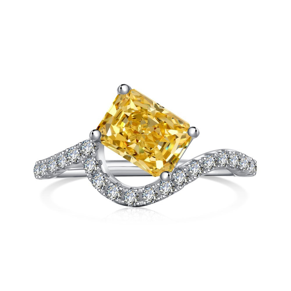 Anillo clásico de circonita con diamante de alto carbono y corte de flor de hielo brillante y noble