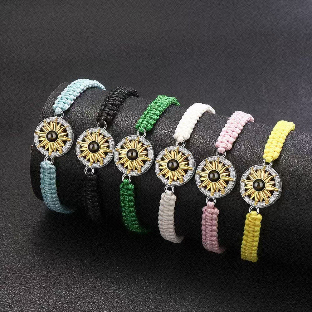 Pulsera tejida con proyección de fotos de girasoles
