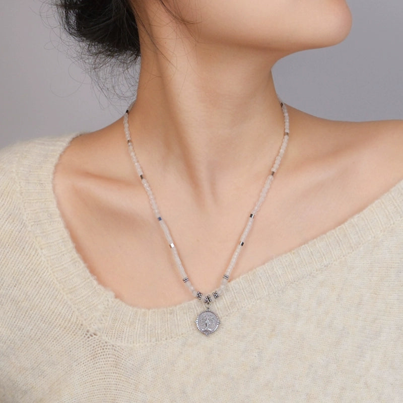 Snowstorm necklace