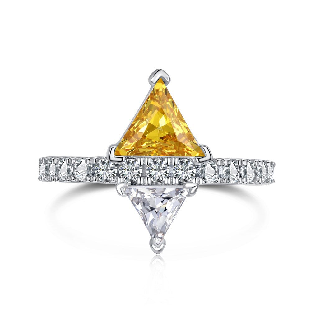 Anillo clásico de circonita con diamante de alto carbono y corte de flor de hielo brillante y noble