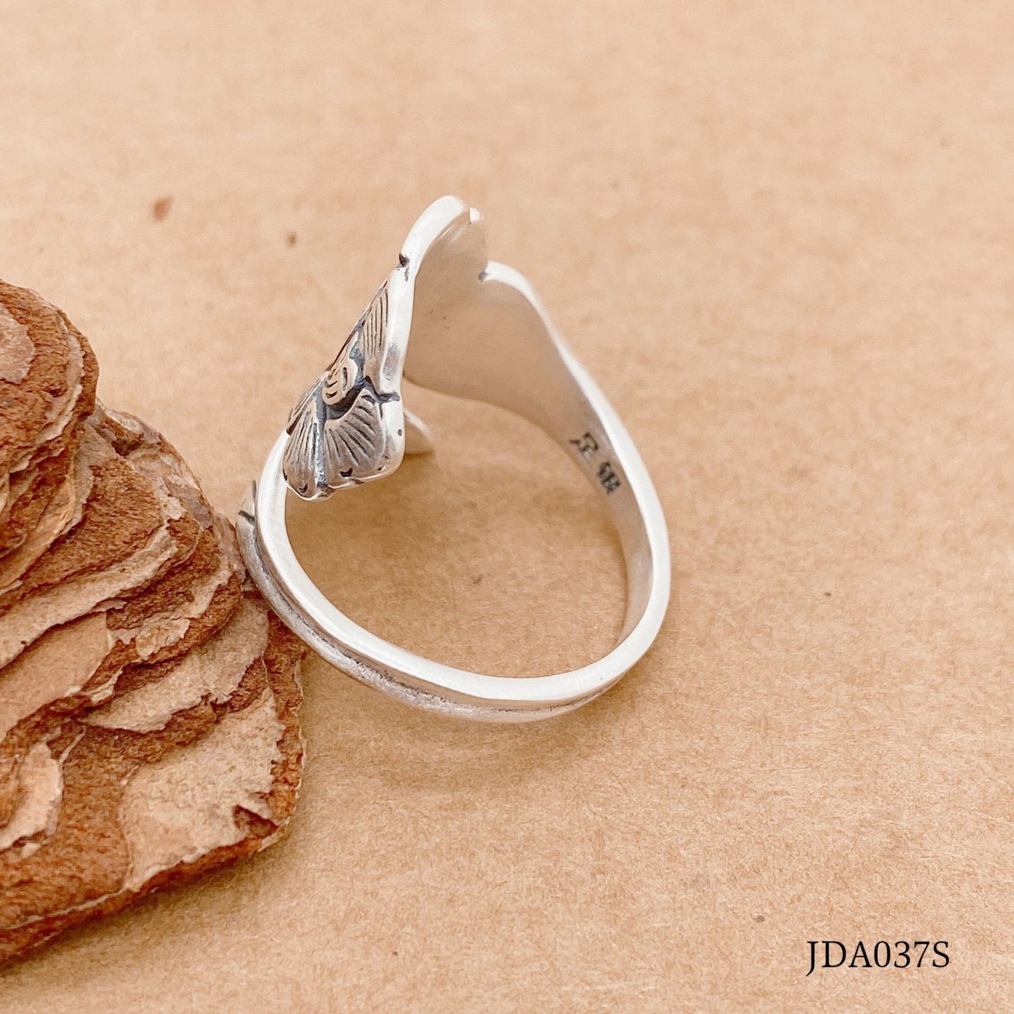 Anillo de plata de ley con peonía de moda