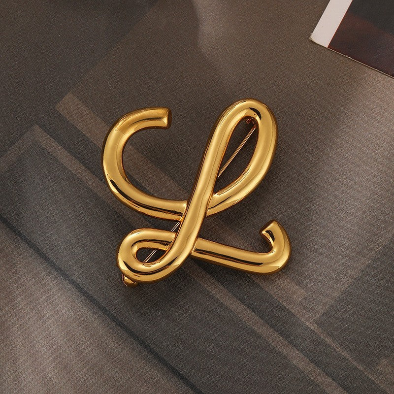 Exquisite temperament letter ladies brooch niche pin accessories