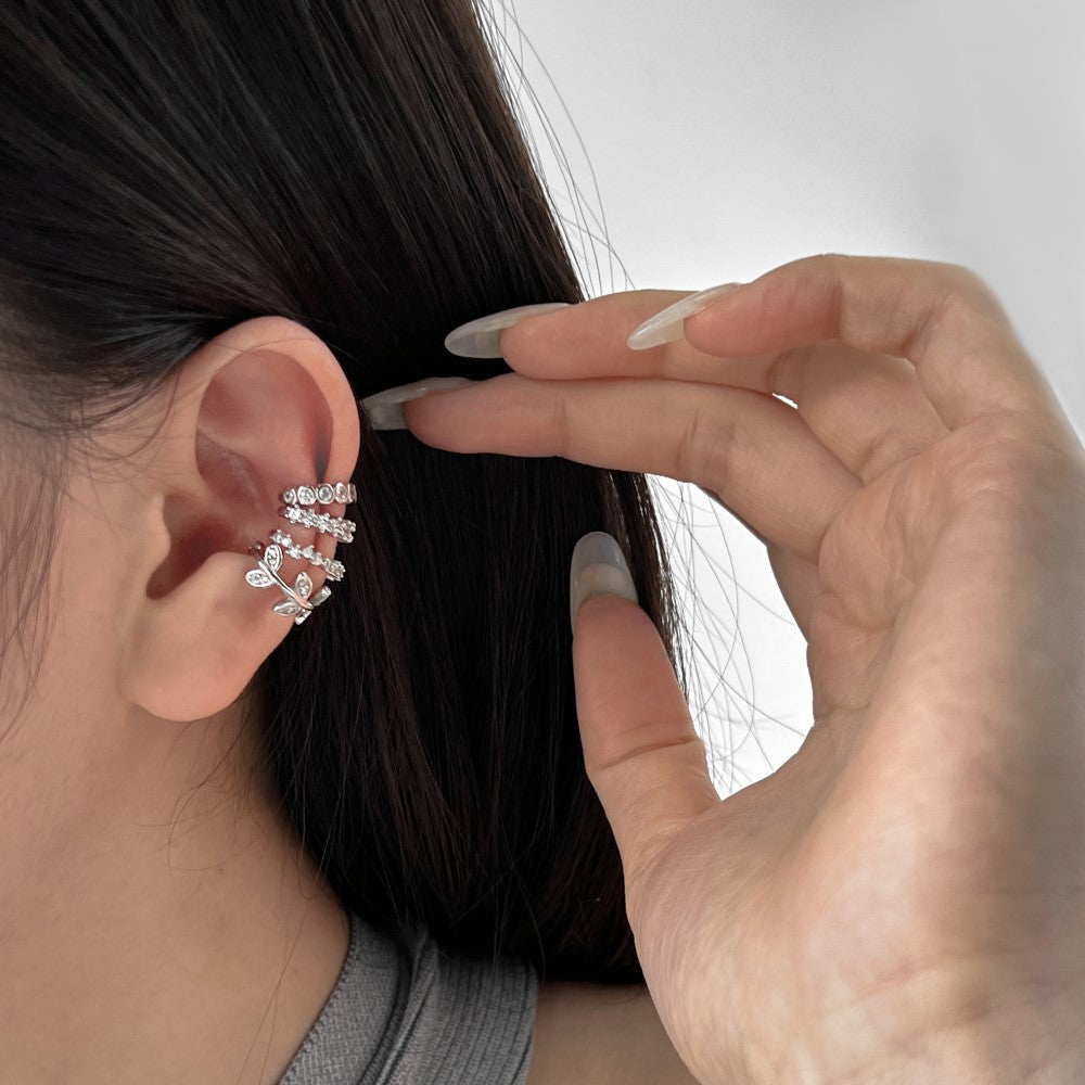 Clips para orejas de circonitas brillantes, modernos y personalizados.
