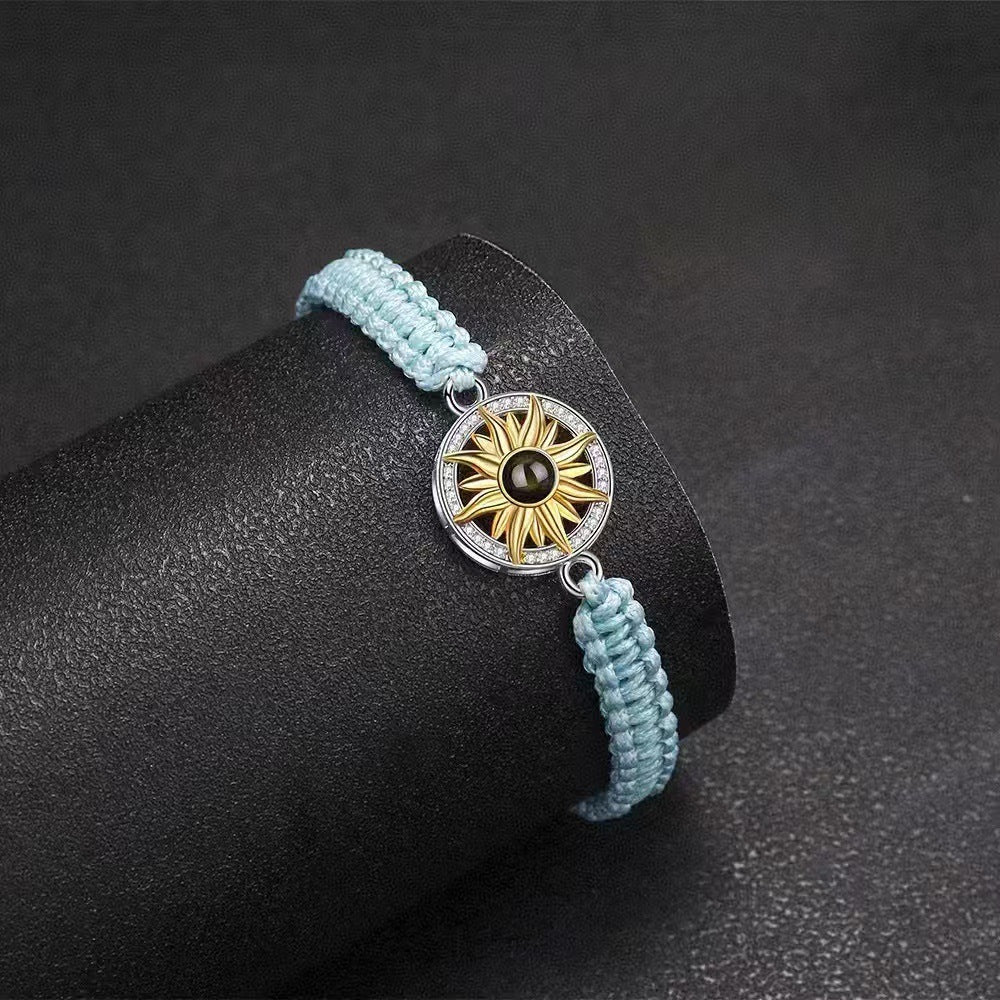 Pulsera tejida con proyección de fotos de girasoles