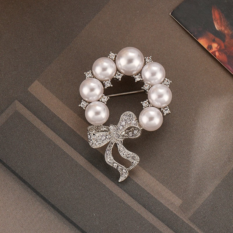 Broche de mariposa con perla de circonita de alta calidad, accesorio de ropa de nicho simple para mujer