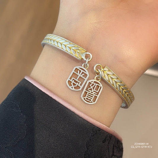 Pulsera de plata de ley con colgante de espiga de trigo pintada en oro esmerilado