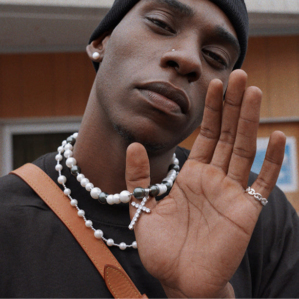 Cadena de hip hop con colgante de cruz de perla;