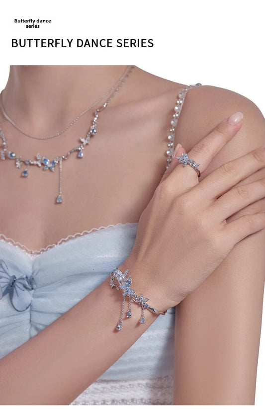 Pulsera de mariposa azul hielo