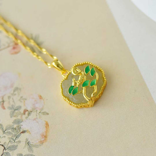 S925 Silver Inlaid Nephrite "Squirrel on a Tree" Pendant