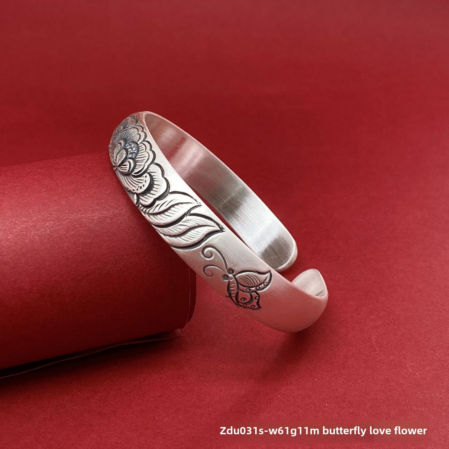 Pulsera de plata de ley con loto de estilo étnico