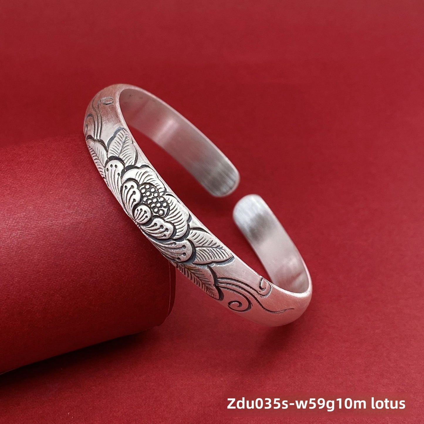 Pulsera de plata de ley con loto de estilo étnico